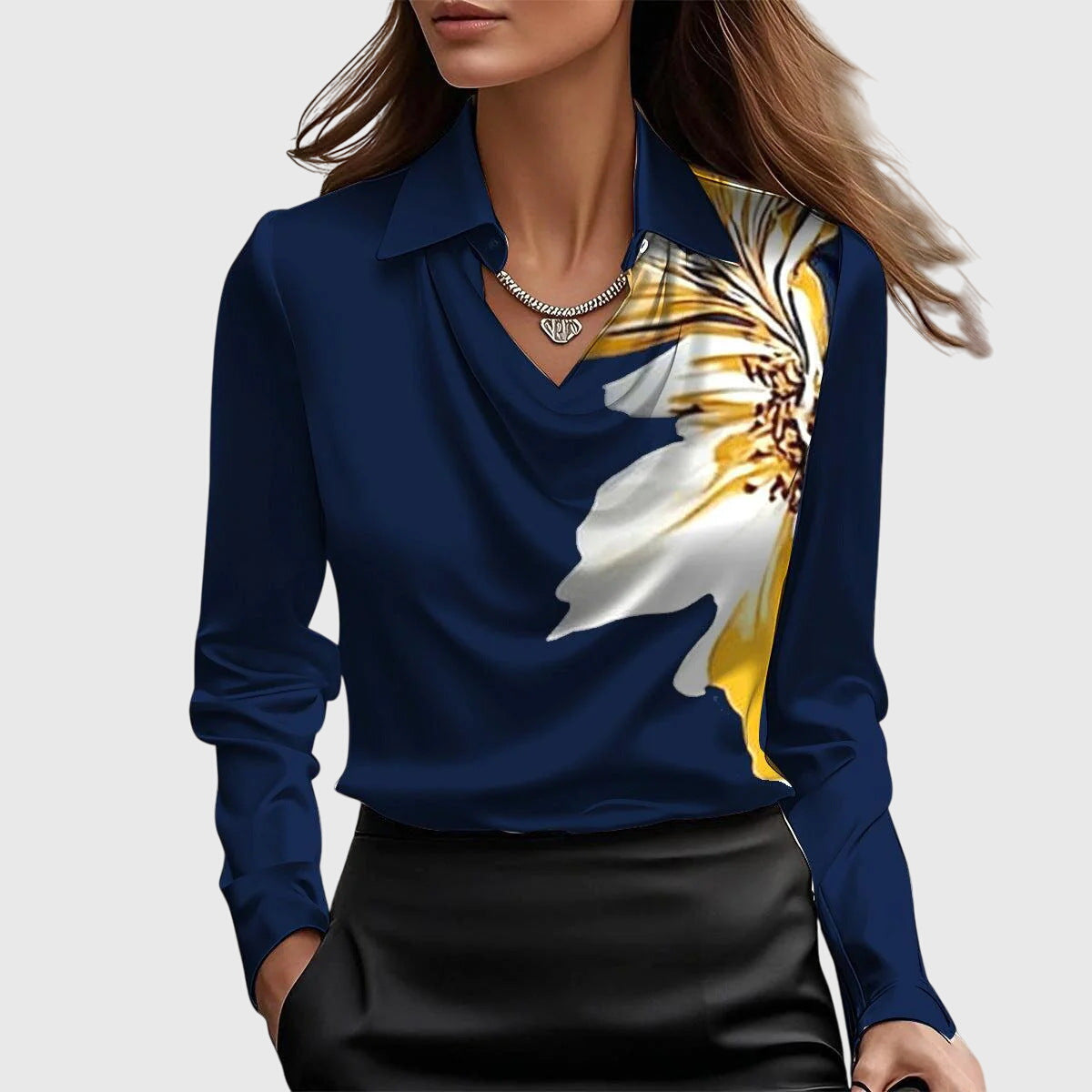 Sylvie | Blouse met luxe glans en geplooide halslijn