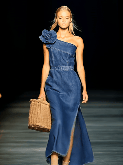 Fleur – Strapless denim maxi-jurk met 3D-bloemen