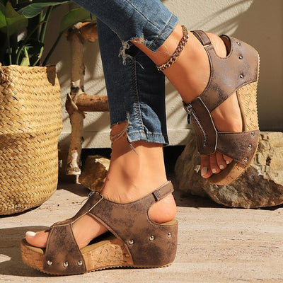 Zomer sandalen met rits en sleehakken