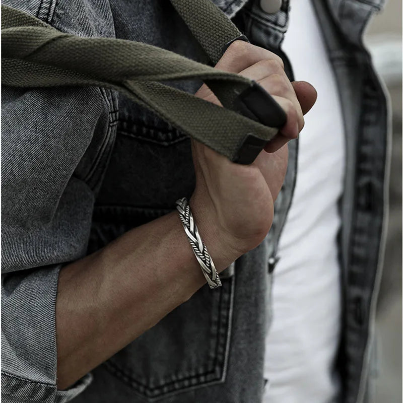 Helix - Gedraaide sterling zilveren armband met touwdetail