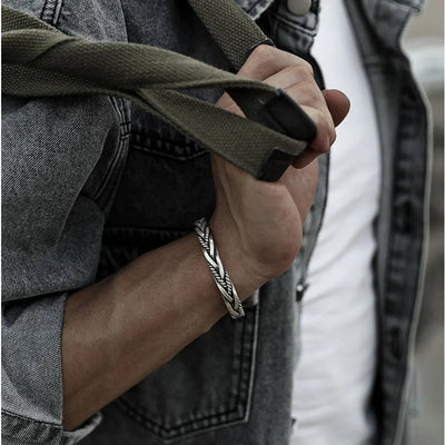 Helix - Gedraaide sterling zilveren armband met touwdetail