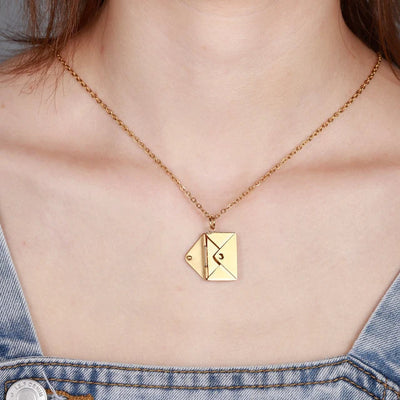 Sofia - Geometrische hangerketting met envelop
