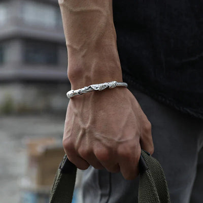 Aurelius - Handgemaakte open armband met lotusdetail