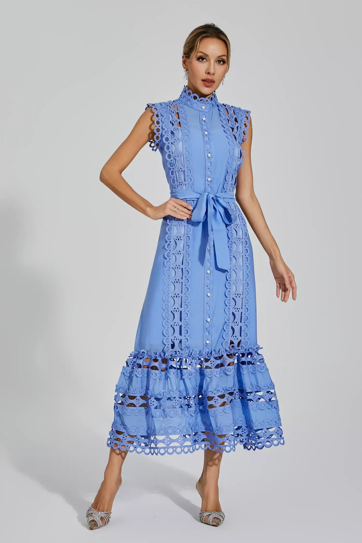 Nica™ | Blauwe mouwloze maxi-jurk met holle hals