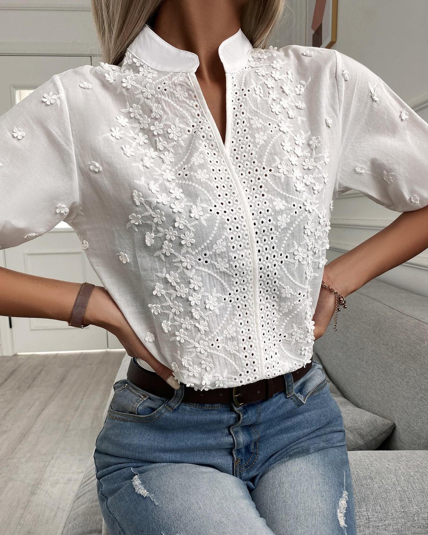 RAELIA - GEBORDUURDE BLOUSE MET KNOPEN AAN DE VOORKANT