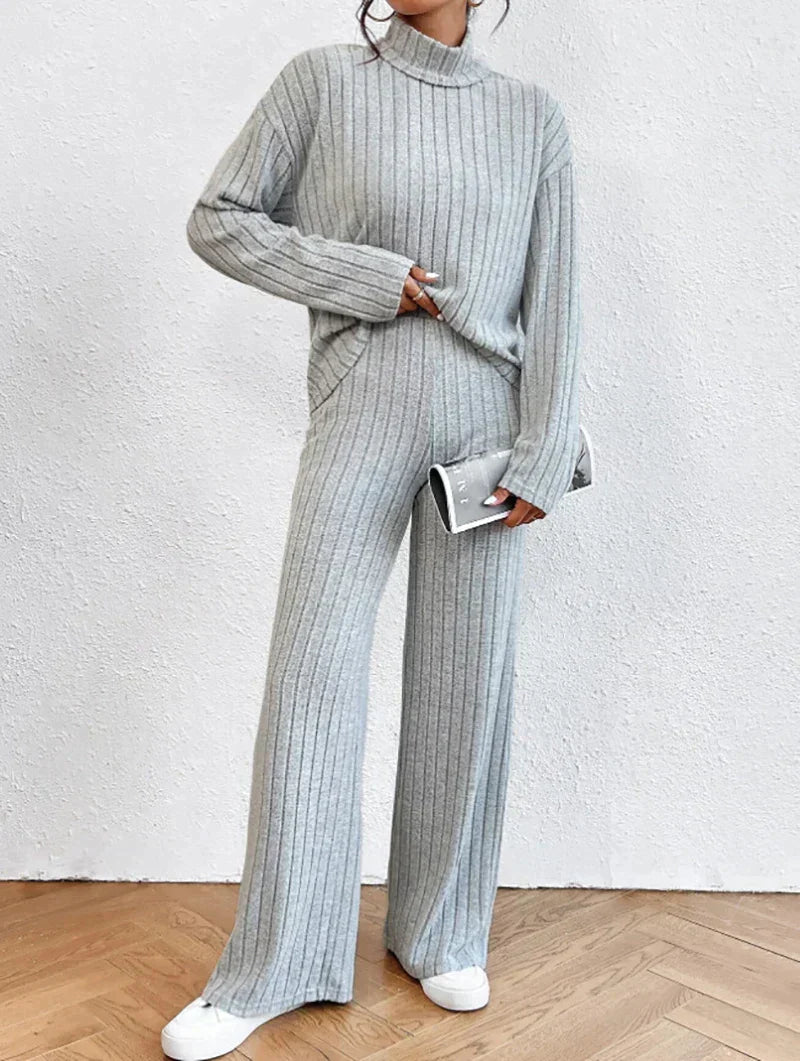 Margaux™ - gebreide broek en trui met coltrui voor dames
