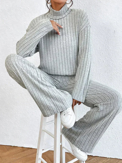 Margaux™ - gebreide broek en trui met coltrui voor dames