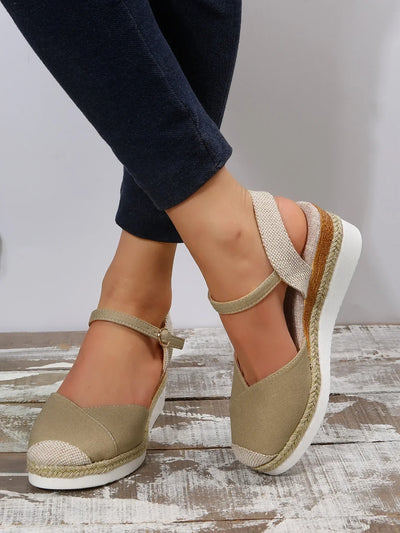 Courtney | Orthopedische sandalen met gesloten neus en sleehak voor dames