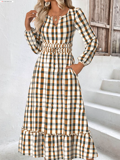 Beige geruite jurk met lange mouwen en splithals