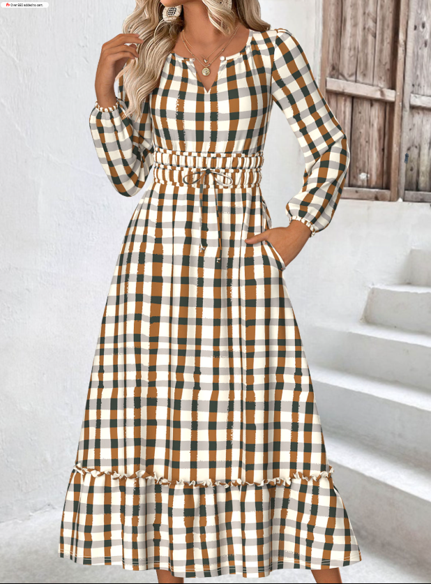 Beige geruite jurk met lange mouwen en splithals