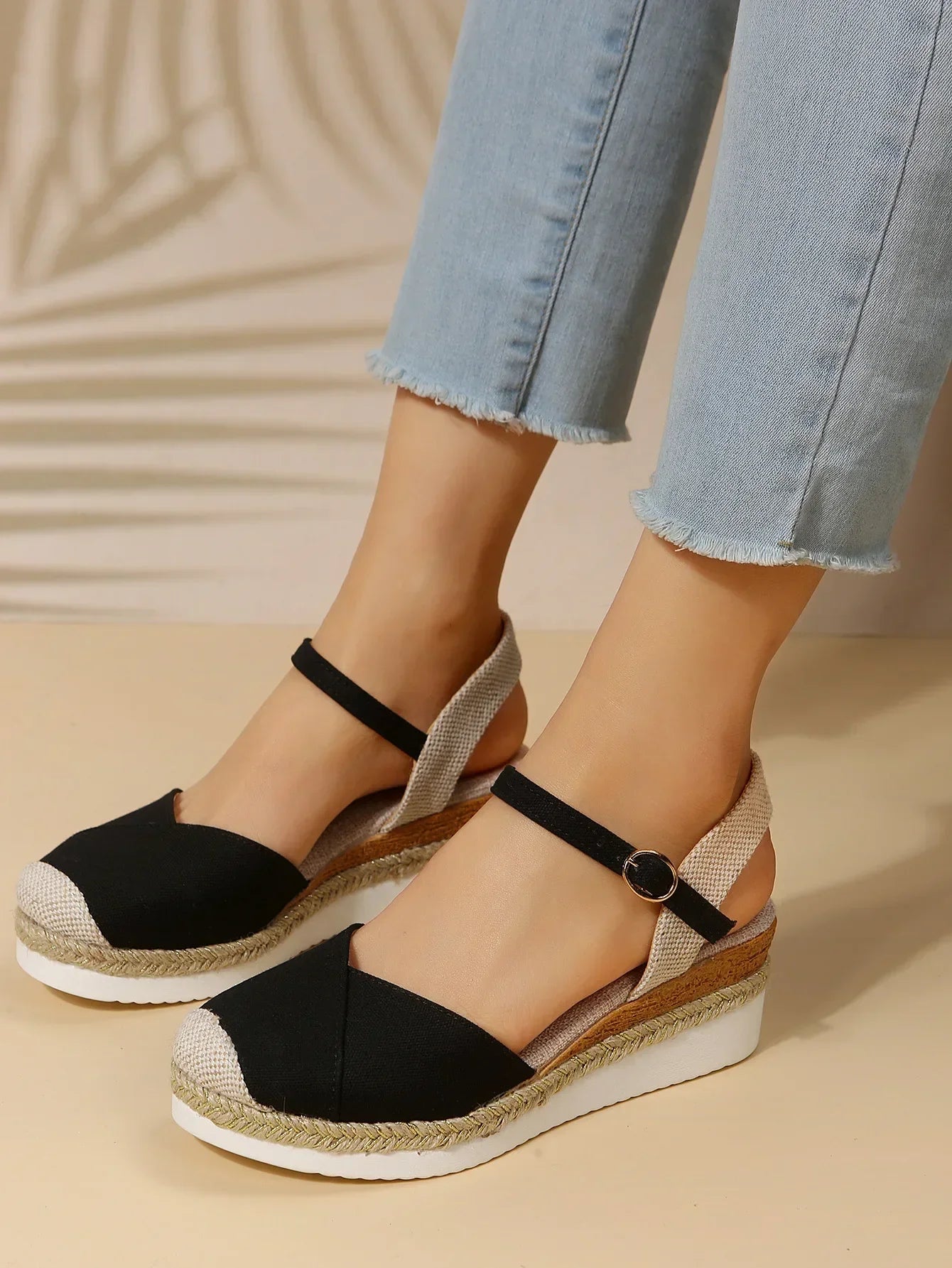 Courtney | Orthopedische sandalen met gesloten neus en sleehak voor dames