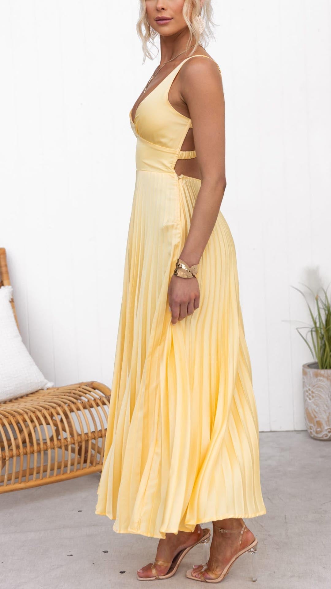 Aby | Gele geplooide V-hals maxi-jurk