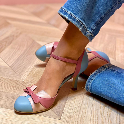 Bellarosa | Kleurrijke sandalen met strik en bandjes, ronde neus