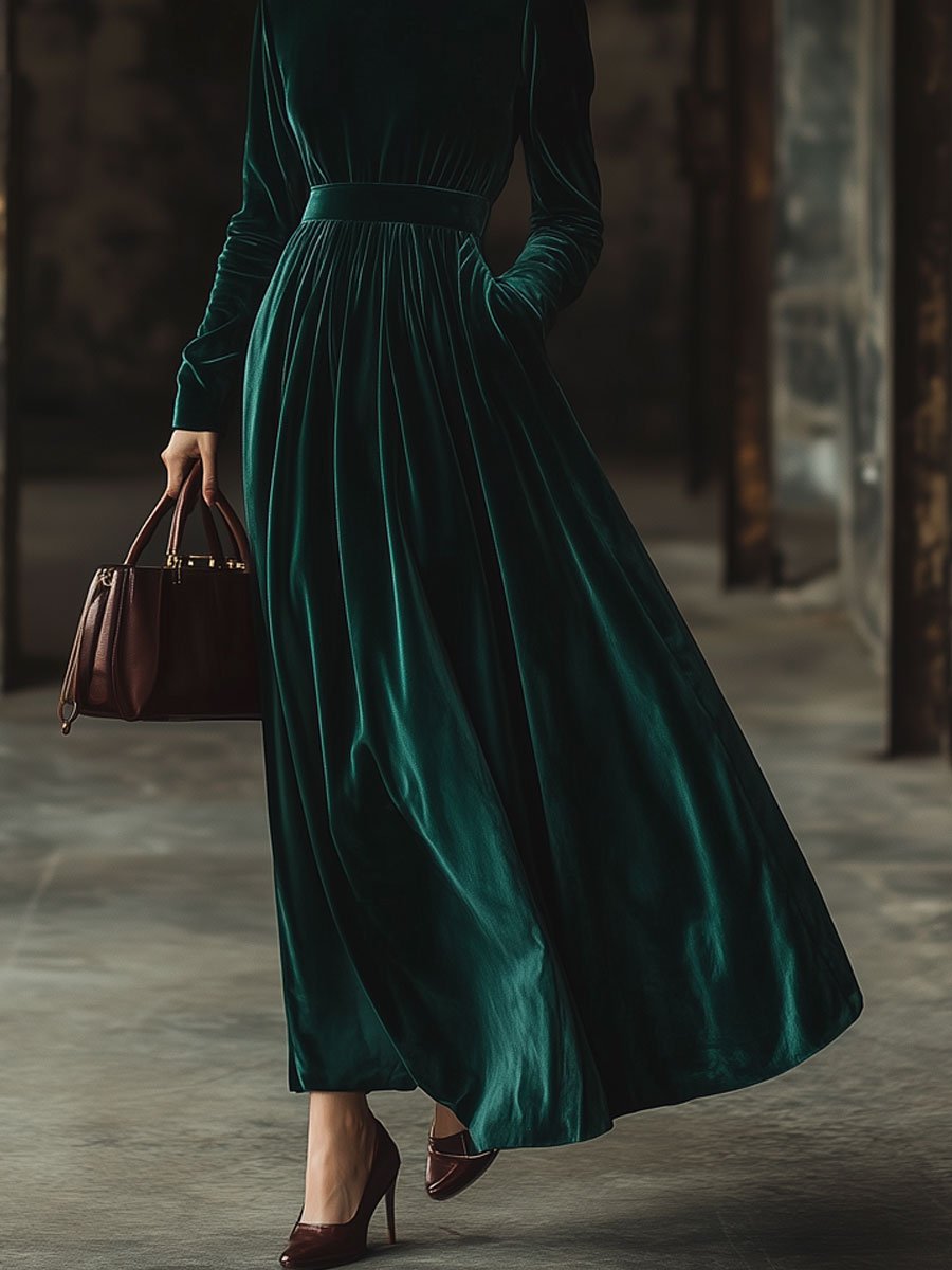 Maëlle – Fluwelen maxi-jurk met standaardkraag en lange mouwen